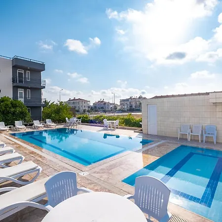 Apartament Assos Apart: Havuzlu Sitede Tamami Sizin 2 Oda 1 Salon Daire *