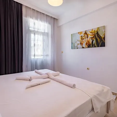 Assos Apart: Havuzlu Sitede Tamami Sizin 2 Oda 1 Salon Daire Apartment *