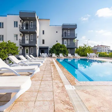 Apartament Assos Apart: Havuzlu Sitede Tamami Sizin 2 Oda 1 Salon Daire *