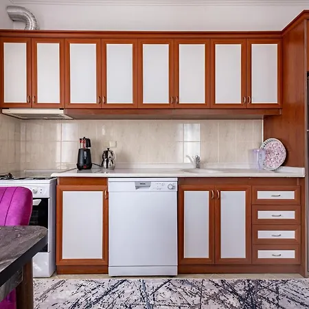 Apartament Assos Apart: Havuzlu Sitede Tamami Sizin 2 Oda 1 Salon Daire