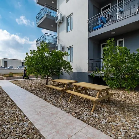 Apartament Assos Apart: Havuzlu Sitede Tamami Sizin 2 Oda 1 Salon Daire Belek