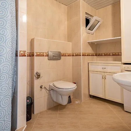 Apartment Assos Apart: Havuzlu Sitede Tamami Sizin 2 Oda 1 Salon Daire
