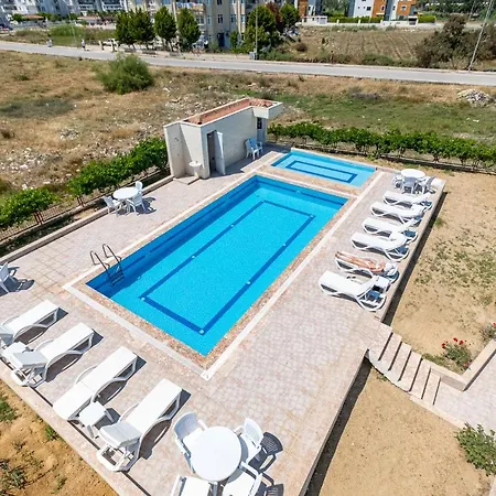 Assos Apart: Havuzlu Sitede Tamami Sizin 2 Oda 1 Salon Daire *
