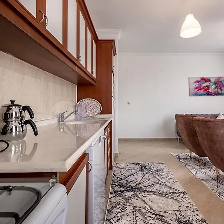 Assos Apart: Havuzlu Sitede Tamami Sizin 2 Oda 1 Salon Daire Apartament Belek