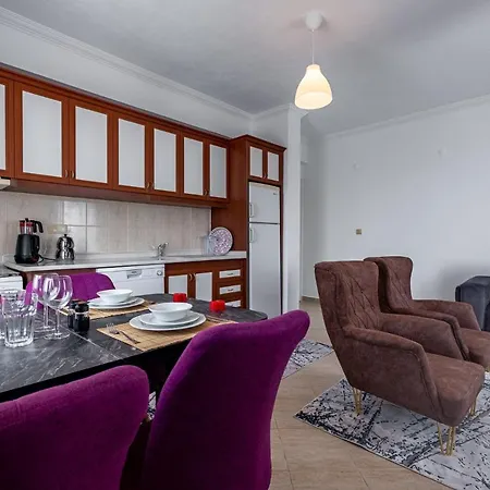 Assos Apart: Havuzlu Sitede Tamami Sizin 2 Oda 1 Salon Daire Apartment *
