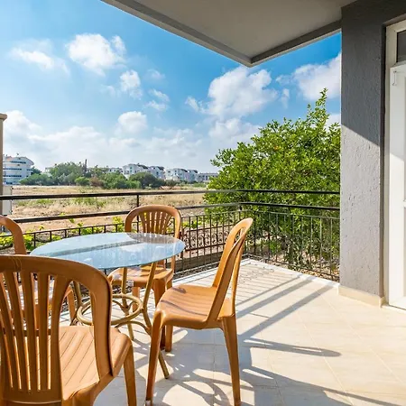 Apartment Assos Apart: Havuzlu Sitede Tamami Sizin 2 Oda 1 Salon Daire